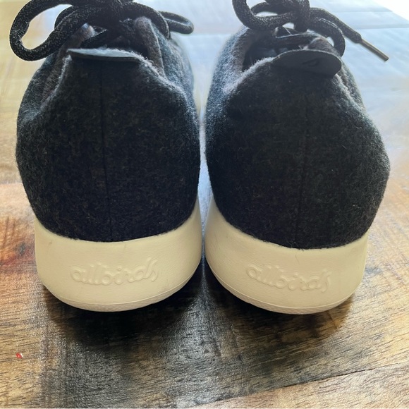 Allbirds Wool Runners Tennis Shoes - Picture 9 of 10